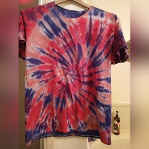 Tie-Dye T-Shirt in Red and‎ Blue. Adult L.